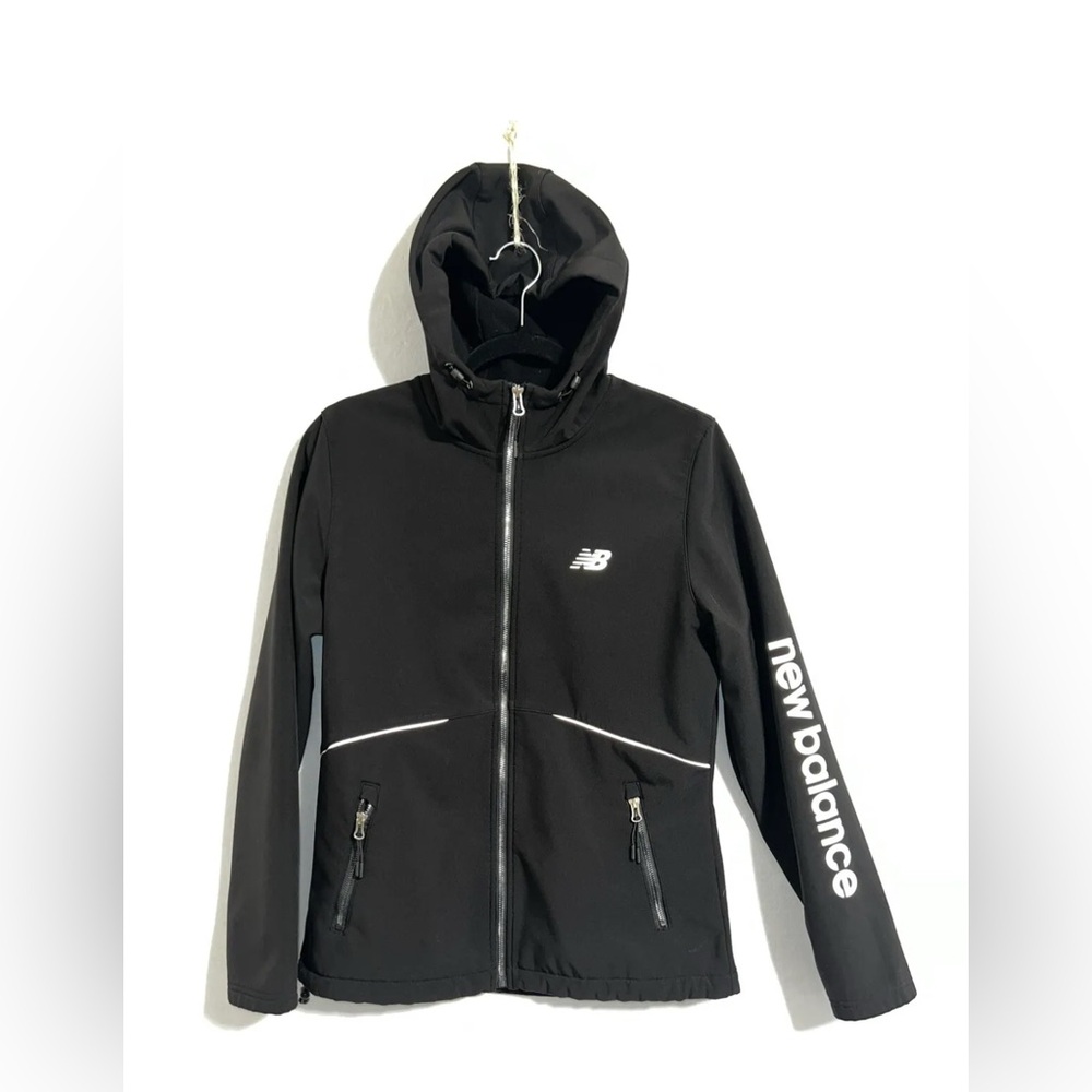 New Balance Womens Black Medium Jacket Full Zip Pockets Warm Fitted Soft Shell